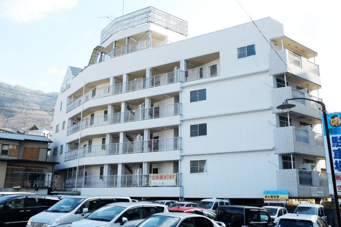 apartment 徳島県三好市池田町マチ2523-5