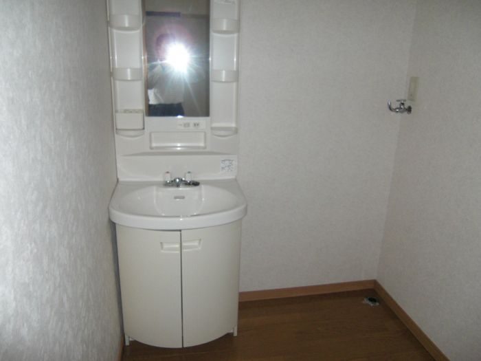apartment 徳島県阿波市市場町上喜来字南久保679-15