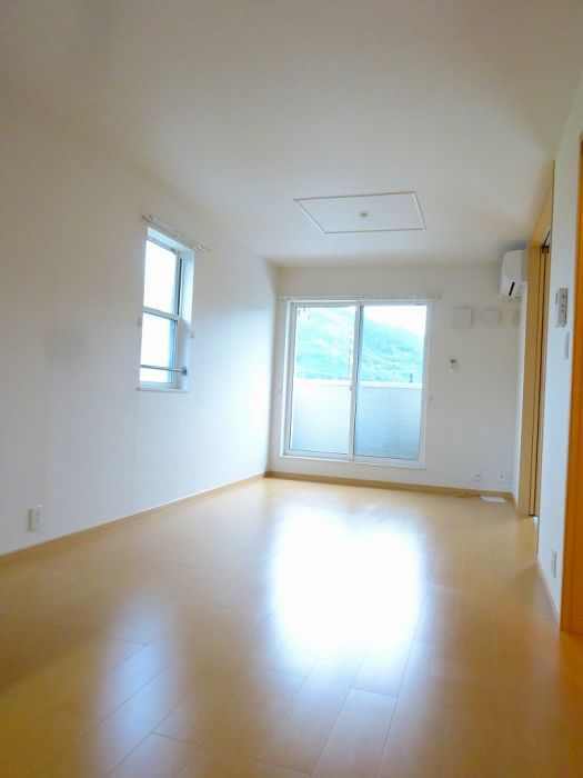 apartment 徳島県三好郡東みよし町昼間字水木947-1