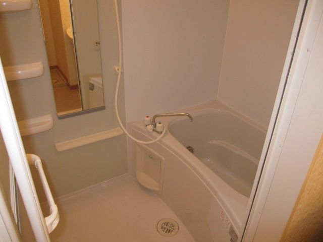 apartment 徳島県小松島市大林町字金岡