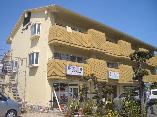 apartment 徳島県小松島市金磯町9-10