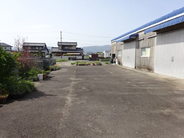 commercial 徳島県阿波市吉野町西条字宮ノ前