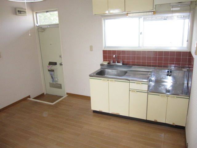 apartment 徳島県小松島市日開野町字行地