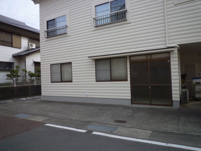 apartment 徳島県徳島市中前川町２丁目9-8