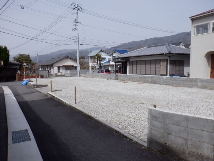  徳島県美馬市脇町大字猪尻字西ノ久保77-2（地番[77番2]）