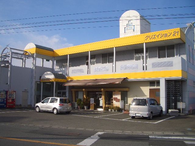 apartment 徳島県小松島市神田瀬町12-13