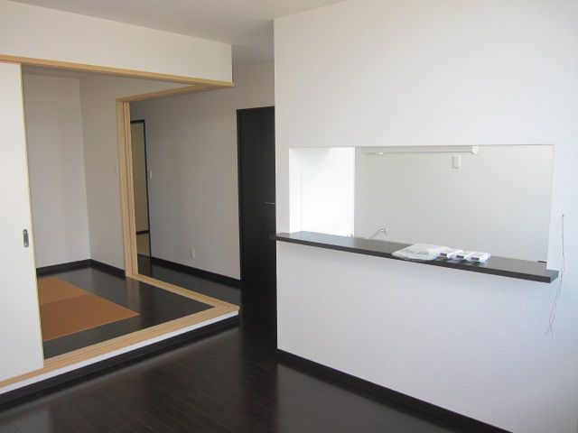 apartment 徳島県小松島市神田瀬町12-13