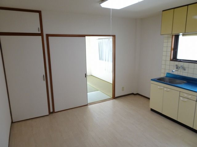 apartment 徳島県小松島市金磯町