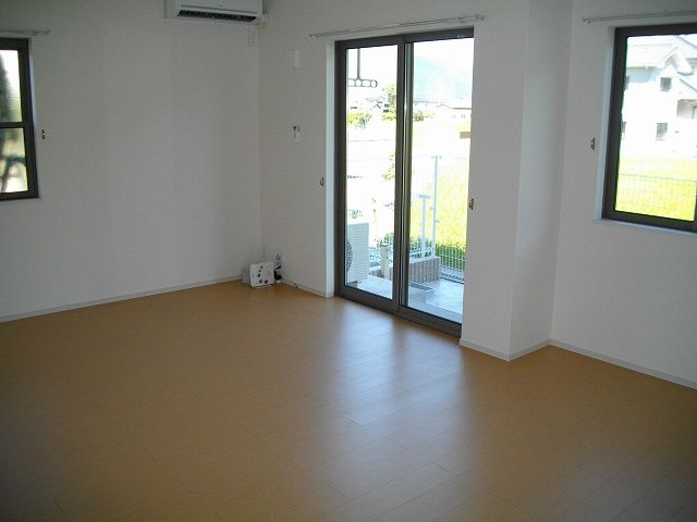 apartment 徳島県三好郡東みよし町西庄字岡田24-1