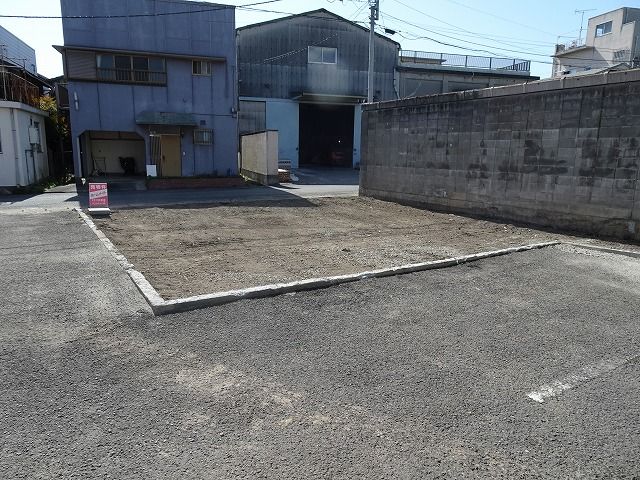  徳島県小松島市南小松島町（地番[字東出口13-17]）