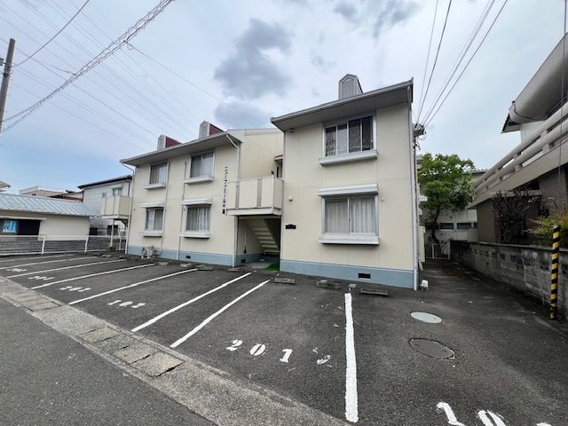 apartment 徳島県徳島市八万町千鳥