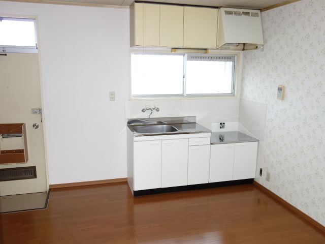 apartment 徳島県小松島市日開野町字行地