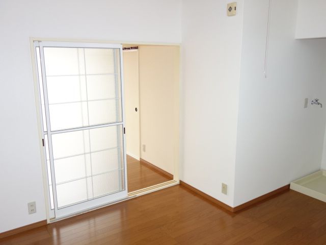 apartment 徳島県小松島市日開野町字行地